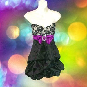 JODI KRISTOPHER Black Lace Strapless Bubble Hem Minidress Purple Satin Belt